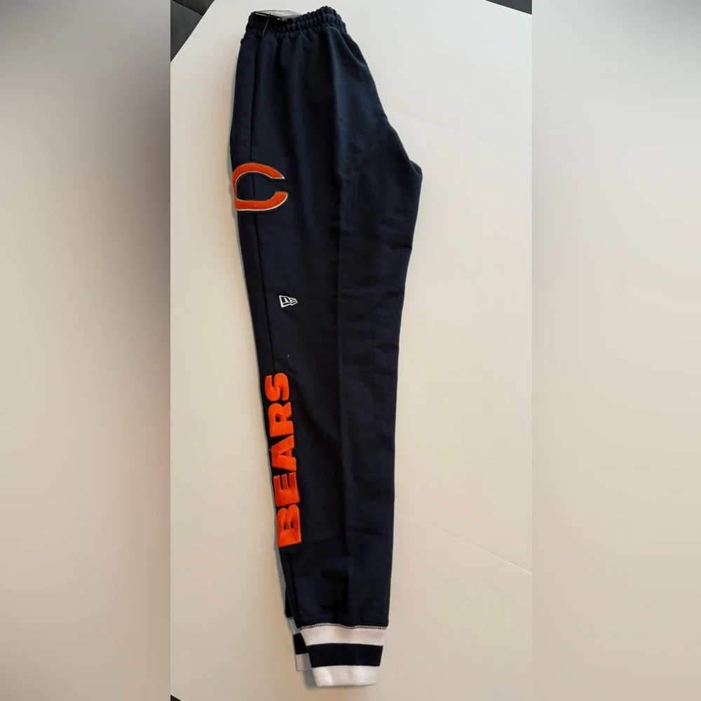 NWT Men’s New Era Logo Select Jogger Chicago Bears Joggers, Size Medium - Picture 2 of 8